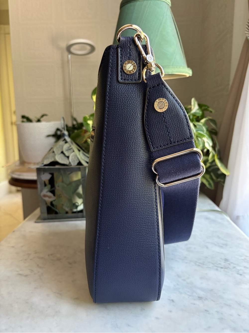 NWT Henri Bendel Bowery Messenger Shoulder/Crossbody Bag with Gold Hardware - Picture 3 of 12